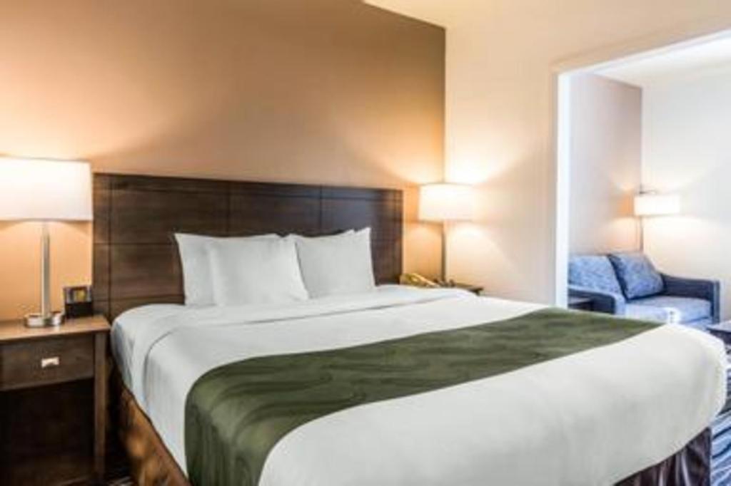 Ramada Suites By Wyndham San Diego Exteriér fotografie