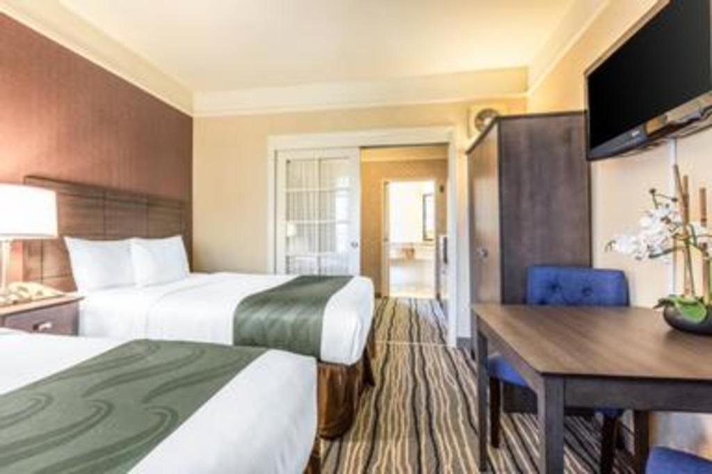 Ramada Suites By Wyndham San Diego Exteriér fotografie